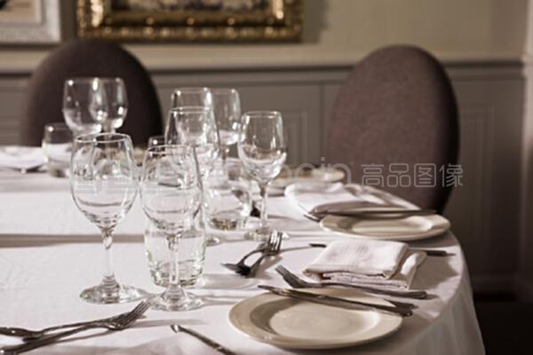 晚餐服務(wù)的餐桌 提升餐飲服務(wù)體驗(yàn)的關(guān)鍵