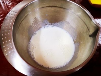 牛奶、蛋黃、白糖與紅糖 家庭簡(jiǎn)易蛋撻液配方全解析